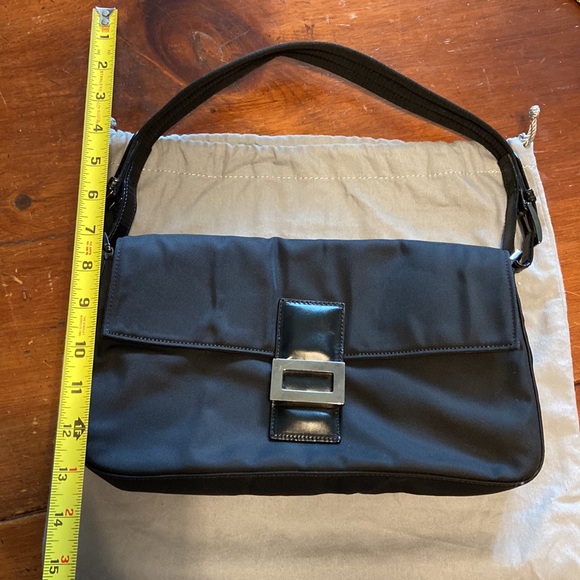 Carolee Black Bag with Dust Cover - Picture 9 of 12